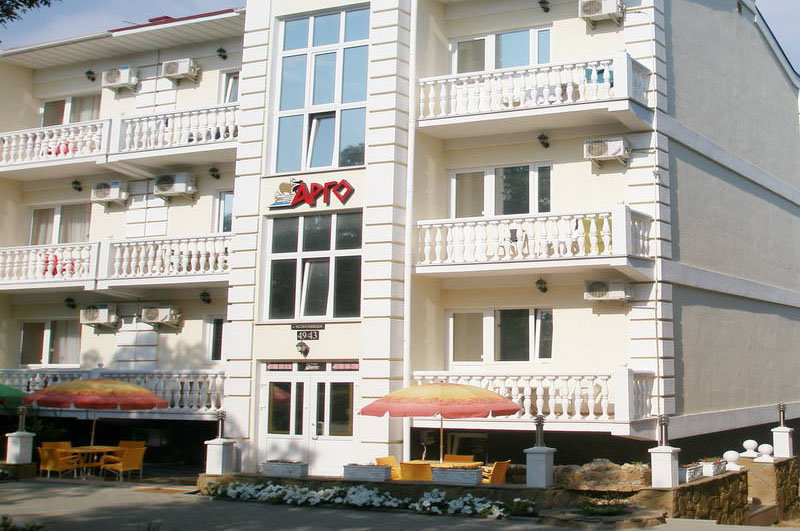 Отель рядом с пляжем Учкуевка